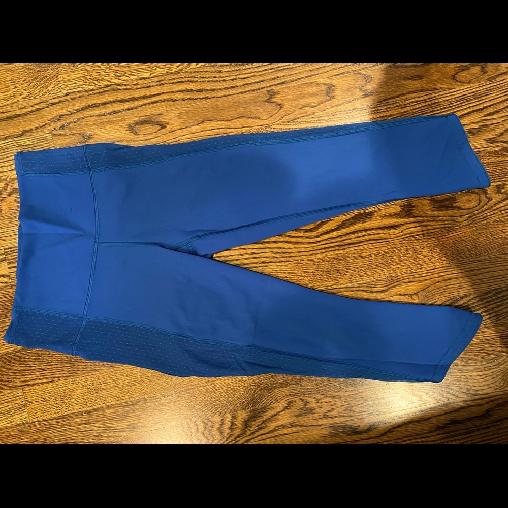 Lululemon blue leggings with the details!